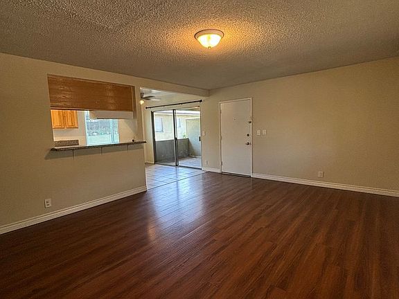 4th image of 5307-5309 Lincoln Ave #4