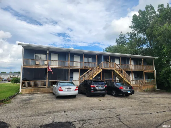 2604 Pine St, Pekin, IL 61554