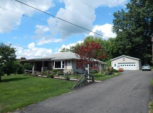 90 E Maple St, Johnstown, OH