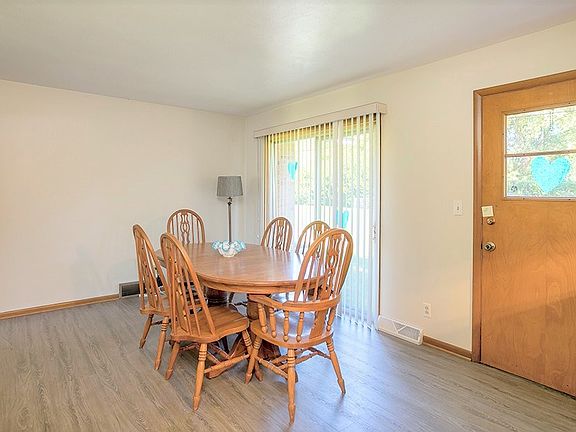 3rd image of 4648 Pembrooke Pl