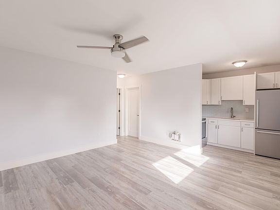 3rd image of 190 N Collier Blvd APT N9
