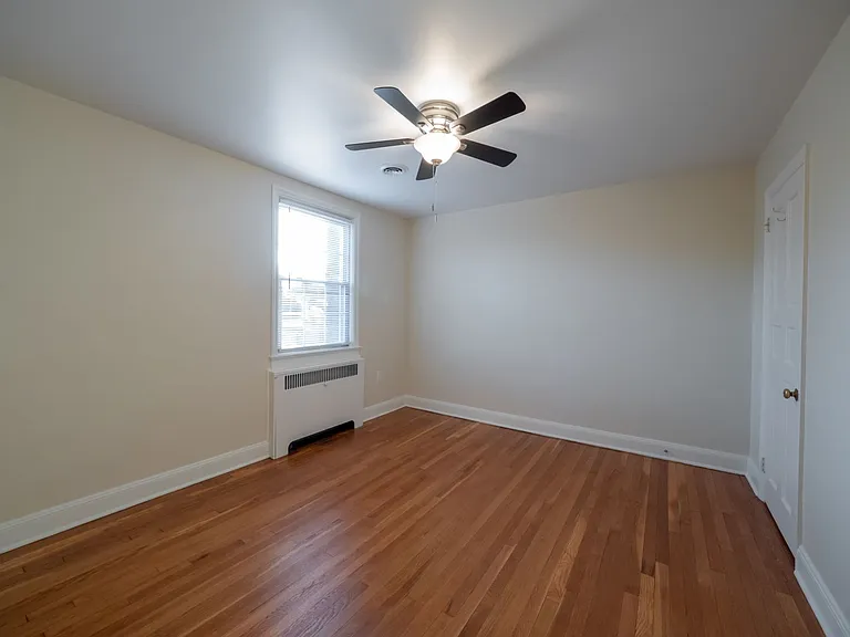 101 S Linwood Ave — Photo 7