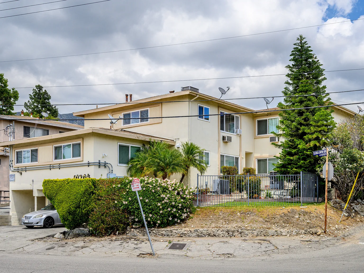 1 bed, 600 sqft, $1,900 — Photo 1