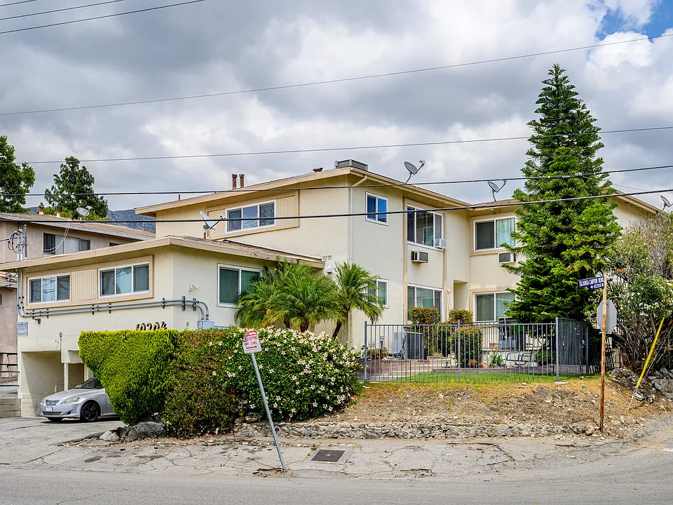 10204 Tujunga Canyon Blvd #2