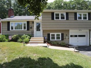 22 Longview Rd, Framingham, MA 01701