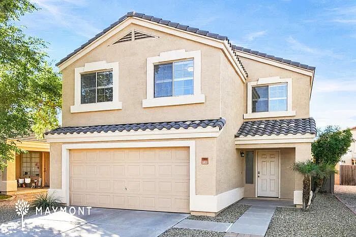 4 bed, 2.5 bath, 1948 sqft, $2,245 — Photo 4