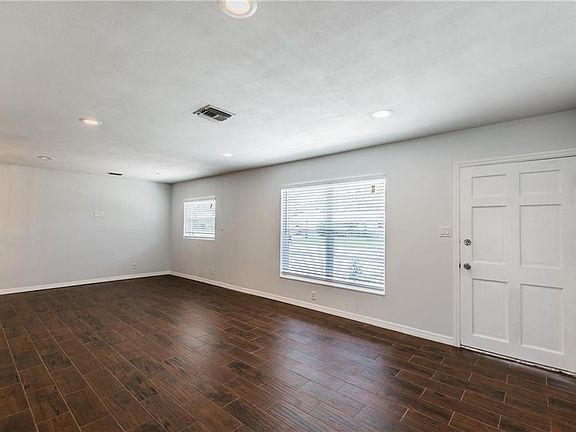 5th image of 3240 Tyne Ln