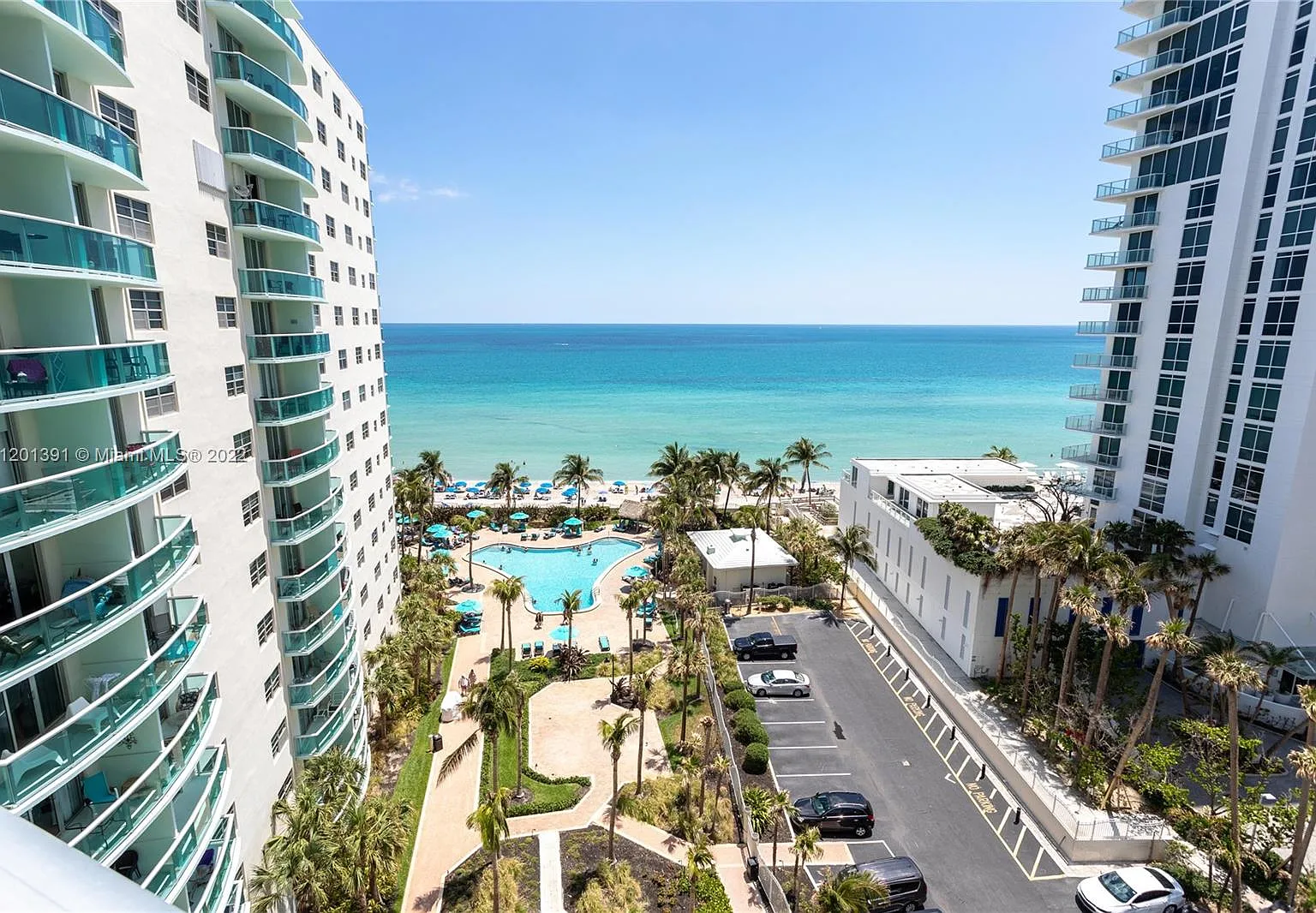 Tides On Hollywood Beach — Photo 2