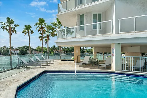 5900 Collins Ave Photo 1
