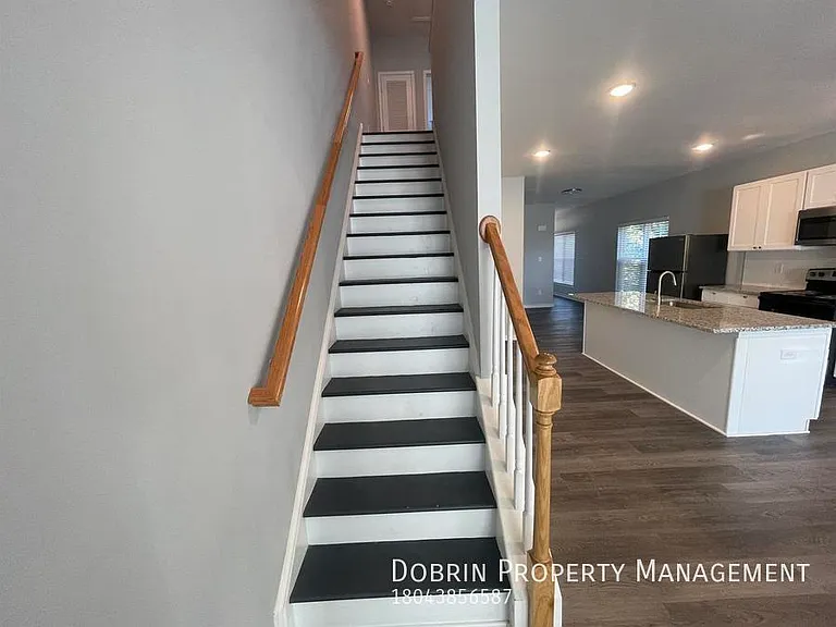 2080 Moore St — Photo 7