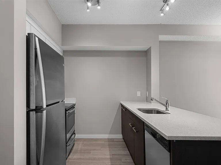 104 Mackenzie Way SW — Photo 15