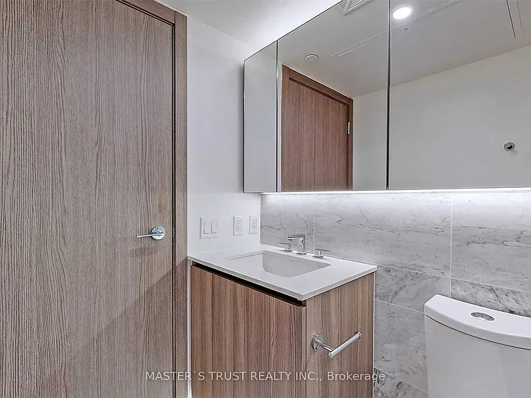 17 Bathurst St #2611 — Photo 20
