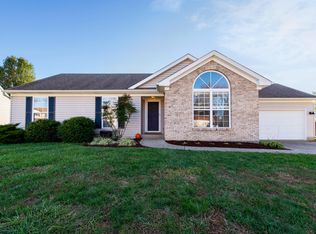 8610 Confederate Place Dr, Pewee Valley, KY 40056