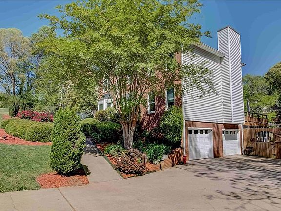 3rd image of 4133 Brasher Dr NE