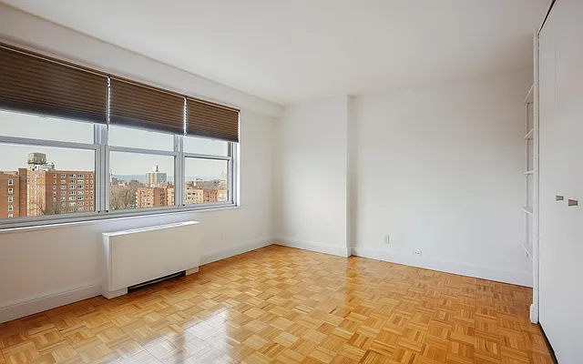 Sold by Nortrud Wolf Spero, LREB | media 64