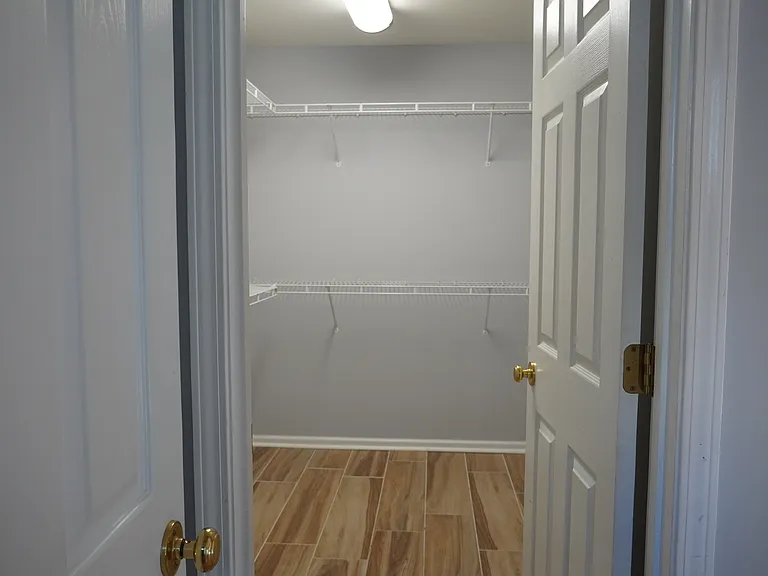 Elmendorf Ln NW — Photo 26