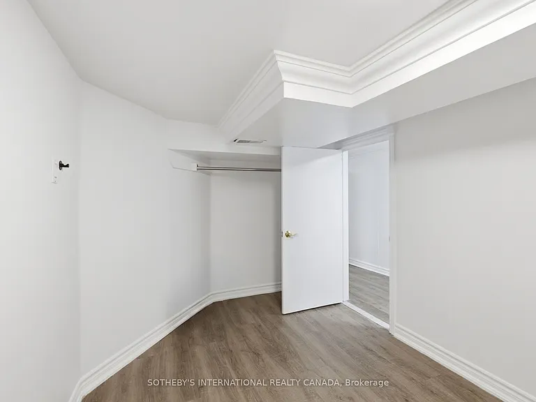 284 Euclid Ave #BASEMENT — Photo 7