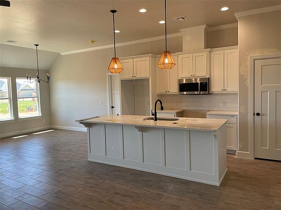 4th image of 9108 SW 41st St