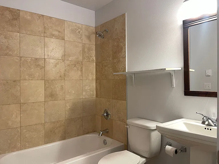 311 Aloha St, Seattle, WA 98109 — Photo 15