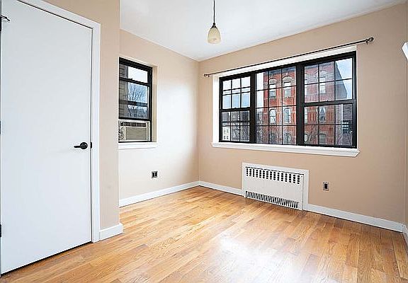 4th image of 99 Suydam St #3