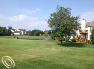 39570 Muirfield Ln #296, Northville, MI 48168