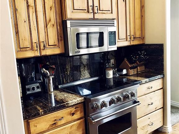 4th image of 2046 Skyview St