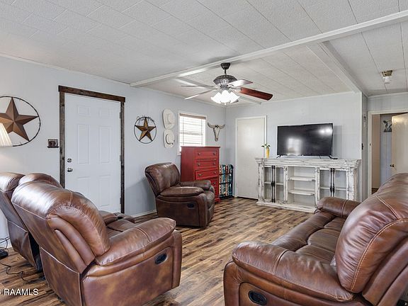 4th image of 20927 W Liberty Farm Rd