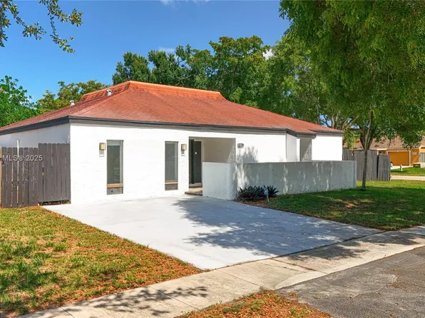 4996 SW 95th Ave, Fort Lauderdale, FL 33328