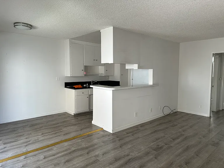 1234 S Saltair Ave #2 — Photo 3