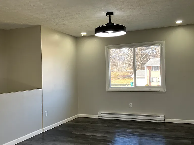 322 Adele Ave NW — Photo 5
