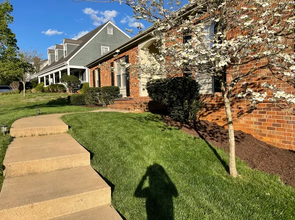 1739 Old Brook Rd, Charlottesville, VA 22901