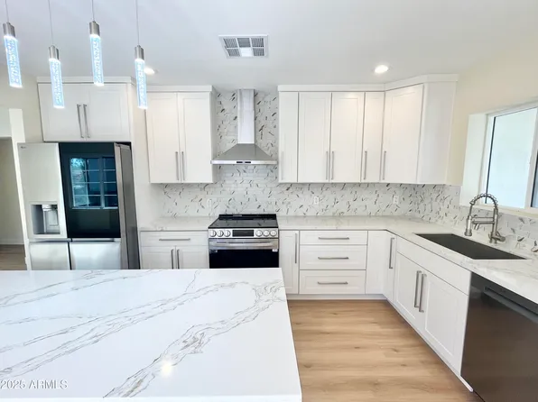 1514 W LYNWOOD Street, Phoenix, AZ 85007