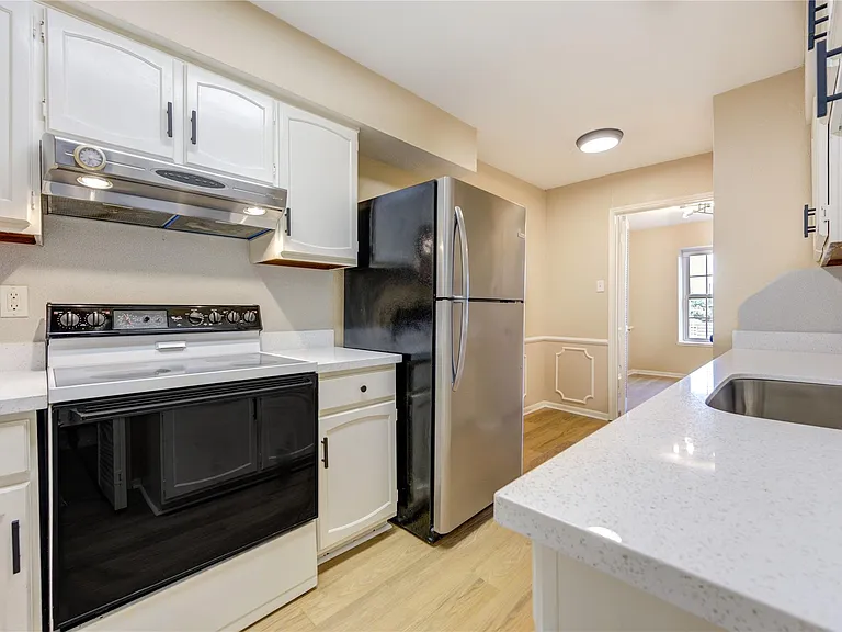 351 N Post Oak Ln #805 — Photo 11