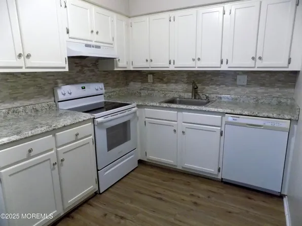 27 Newport Court #239, Brick, NJ 08724