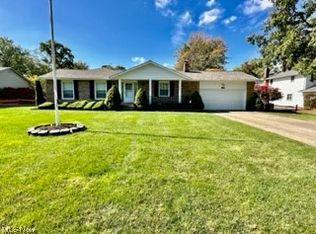 1026 Brainard Rd, Highland Heights, OH 44143