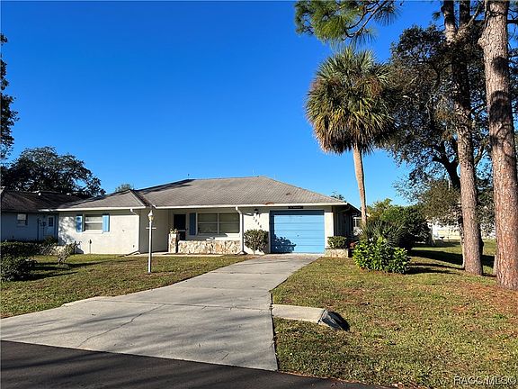 3rd image of 3086 N Tamarisk Ave