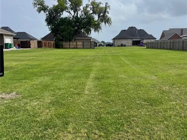 324 Luke Dr, Des Allemands, LA 70030