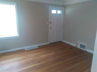 3229 Joslyn Rd, Cleveland, OH 44111