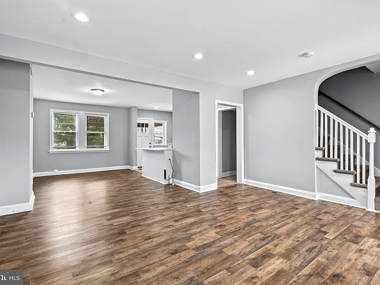 1015 Lyndhurst St — Photo 10