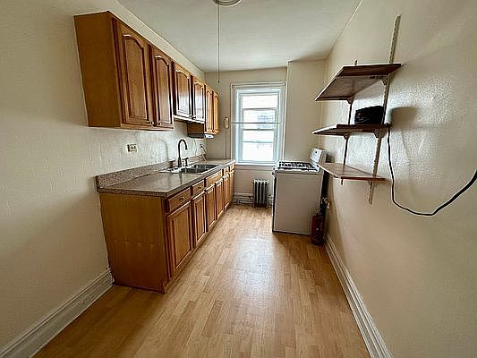 4th image of 762 51st St #2