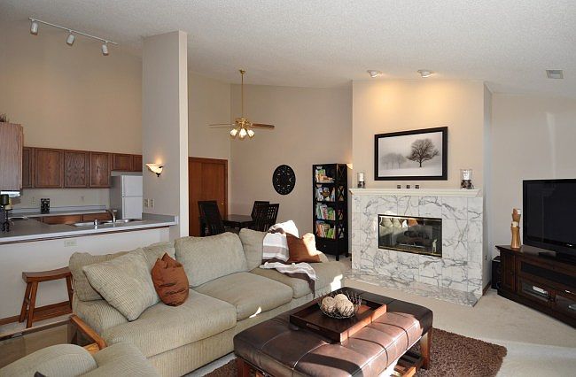 Great Room w/ Vaulted Ceilin