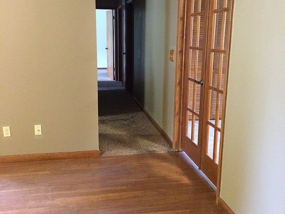 4th image of 3420 Countrydale Dr