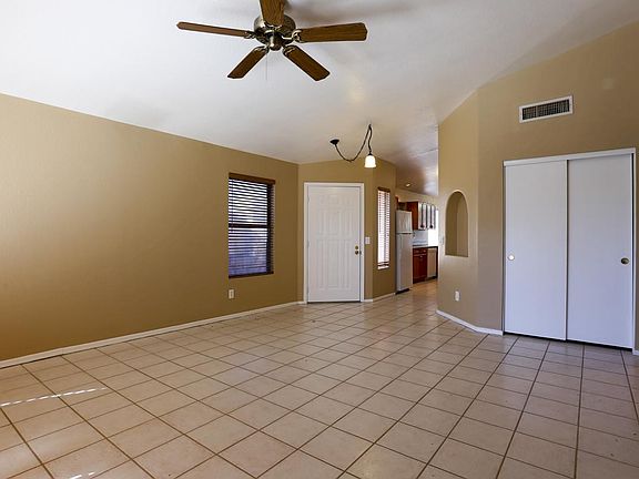 4th image of 2303 E Arabian Dr