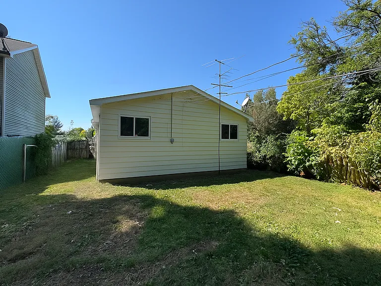 1133 N Tremont St — Photo 10
