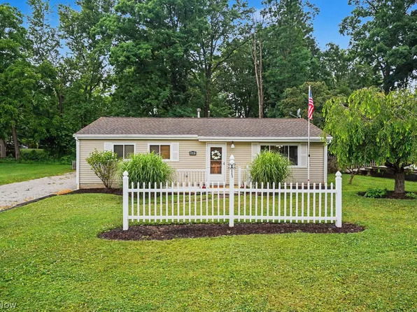 3848 Hile Rd, Stow, OH 44224