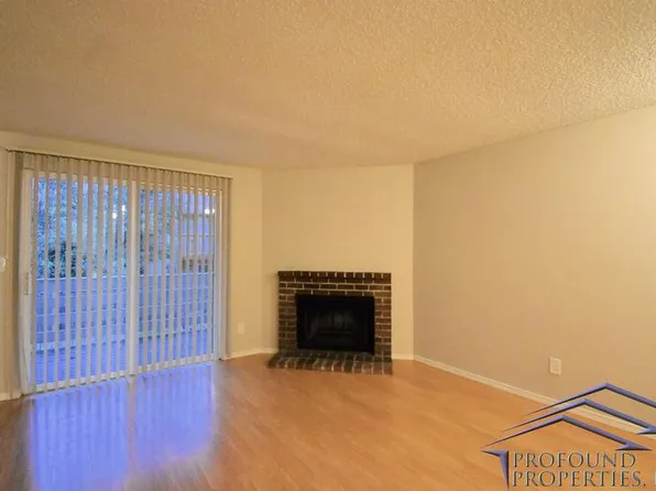 12225 SW Gingham Ln APT B, Beaverton, OR 97008