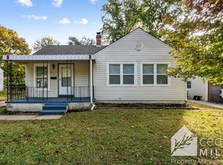 820 N Ridgewood Dr, Wichita, KS 67208