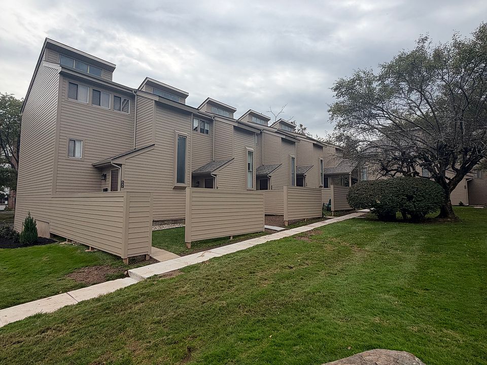 1st image of 207 Spring St Unit 207