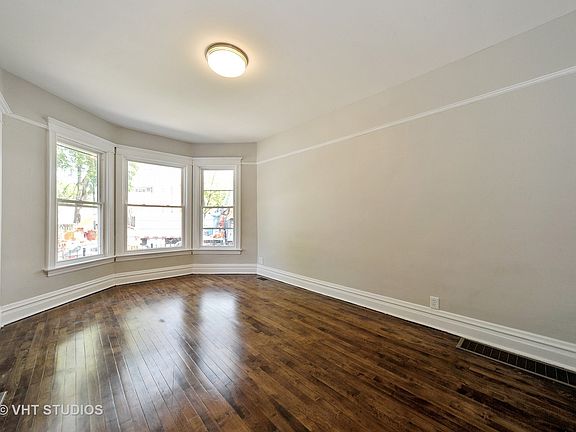 2nd image of 3629 W Oakdale Ave