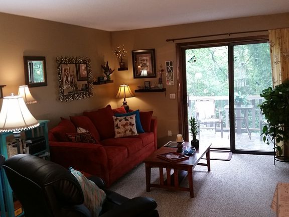 5th image of 15 Annette Ln